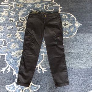 Athleta size 4 cargo crop pants. Inseam 26
